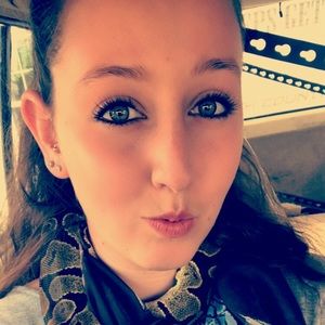 Meet your Posher, Anna